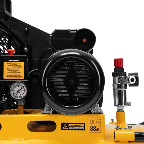 Компрессор воздушный рем. привод BCI 2200/100, 2,2 кВт, 100 литров, 420 л/мин Denzel по ценам производителя в Екатеринбурге с доставкой по всей России