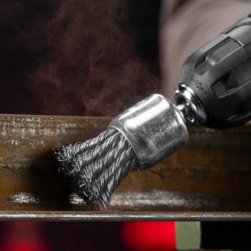 Щетка для дрели, 30 мм, "чашка" со шпилькой, крученая металлическая проволока Matrix по ценам производителя в Екатеринбурге с доставкой по всей России