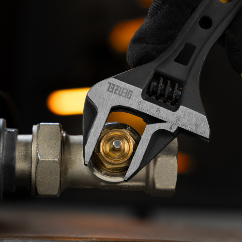 Ключ разводной 135 мм, CrV, кованый, укороченная рукоятка Denzel по ценам производителя в Екатеринбурге с доставкой по всей России