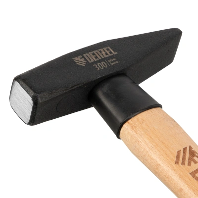 Молоток слесарный, 300 г, кованый квадратный боек, буковая рукоятка Denzel по ценам производителя в Екатеринбурге с доставкой по всей России