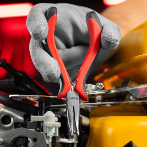 Длинногубцы изогнутые Mini, 130 мм, никелированные, авторазжим, двухкомпонентные рукоятки Matrix по ценам производителя в Екатеринбурге с доставкой по всей России