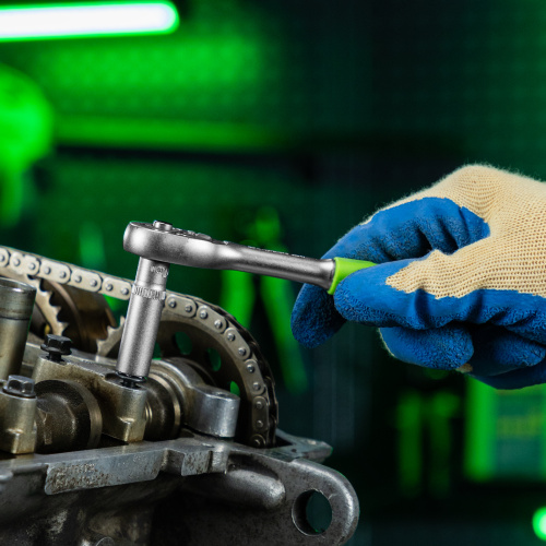 Ключ-трещотка 1/4", 45 зубьев, с быстрым сбросом, матовый хром Сибртех по ценам производителя в Екатеринбурге с доставкой по всей России