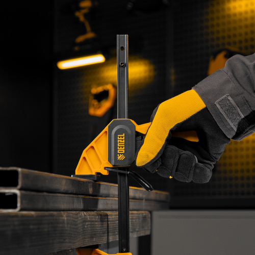 Струбцина F-образная, быстрозажимная, 150 х 55 мм, усиленный нейлоновый корпус Denzel по ценам производителя в Екатеринбурге с доставкой по всей России