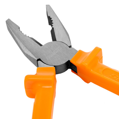 Плоскогубцы Classic, 180 мм, шлифованные, пластмассовые рукоятки Sparta по ценам производителя в Екатеринбурге с доставкой по всей России