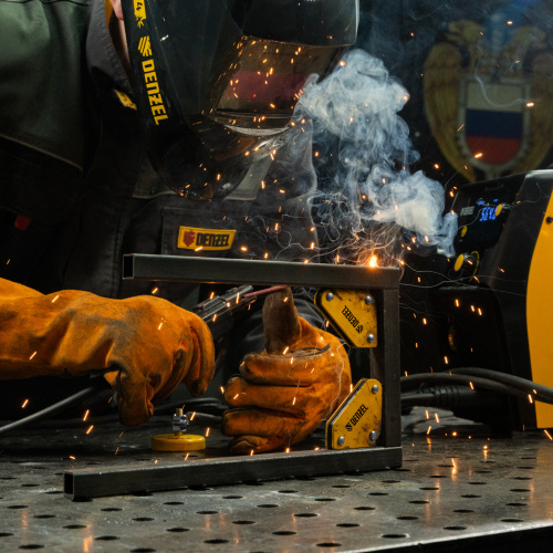 Набор из 4 магнитных фиксаторов для сварочных работ Denzel по ценам производителя в Екатеринбурге с доставкой по всей России