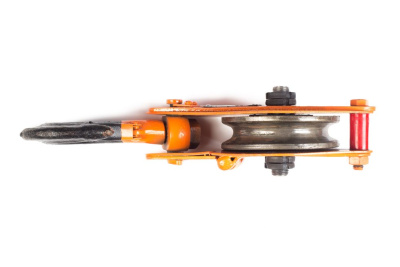 Блок монтажный однорольный с  крюком TOR 1 т с откидной щекой по ценам производителя в Екатеринбурге с доставкой по всей России