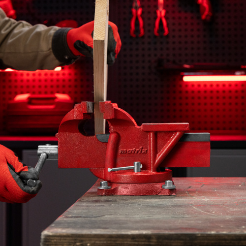 Тиски слесарные, 125 мм, поворотные, с наковальней Matrix по ценам производителя в Екатеринбурге с доставкой по всей России