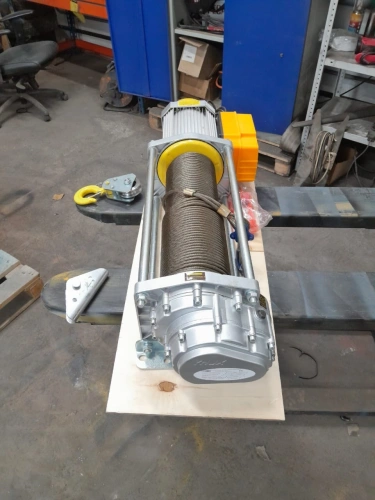 Лебедка электрическая 1250кг 100м с канатом 220В алюминиевый корпус TOR KCD(А) купить в Москве с доставкой по всей России | ProtosMarket.ru