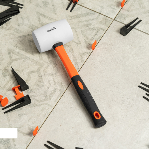 Киянка резиновая, 450 г, белая резина, фибергласовая рукоятка Sparta по ценам производителя в Екатеринбурге с доставкой по всей России