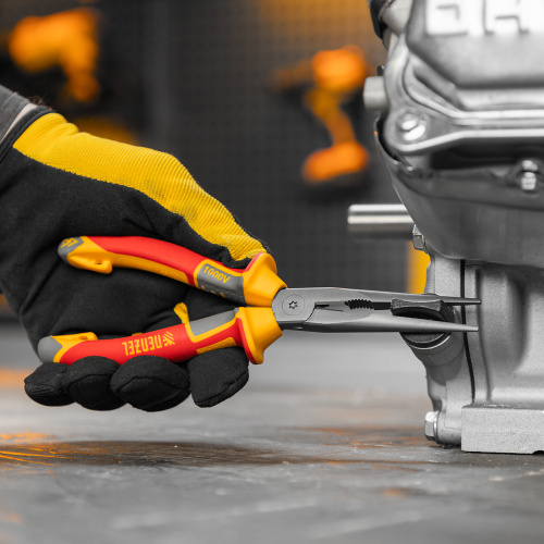 Длинногубцы прямые, диэлектрические рукоятки до 1000 В, трехкомпонентные рукоятки, 205мм Denzel по ценам производителя в Екатеринбурге с доставкой по всей России