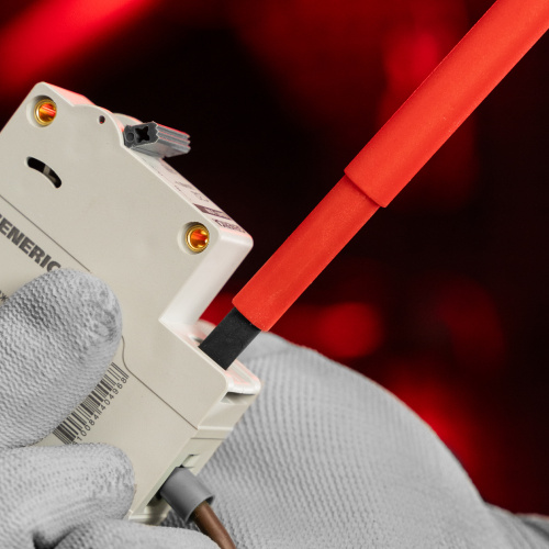 Набор диэлектрических отверток 7 шт, до 1000 В, пробник электрический до 250 В, двухкомпонентные рукоятки Matrix Professional по ценам производителя в Екатеринбурге с доставкой по всей России