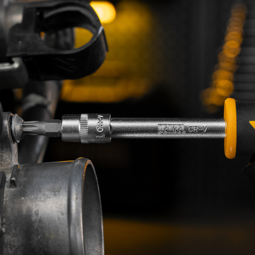 Набор инструментов, 1/2", 1/4", CrV, S2, пластиковый кейс, 94 предмета Denzel по ценам производителя в Екатеринбурге с доставкой по всей России