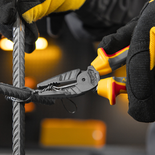 Плоскогубцы комбинированные, диэлектрические трехкомпонентные рукоятки до 1000 В, 165 мм Denzel по ценам производителя в Екатеринбурге с доставкой по всей России