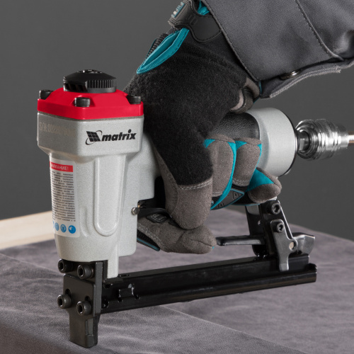 Степлер пневматический для прямоугольных скоб от 6 до 13 мм Matrix по ценам производителя в Екатеринбурге с доставкой по всей России