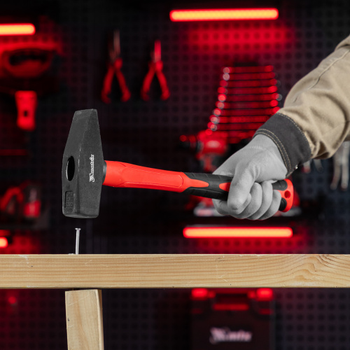 Молоток слесарный optimal, 1000 г, фибергласовая обрезиненная рукоятка, квадратный боек Matrix по ценам производителя в Екатеринбурге с доставкой по всей России