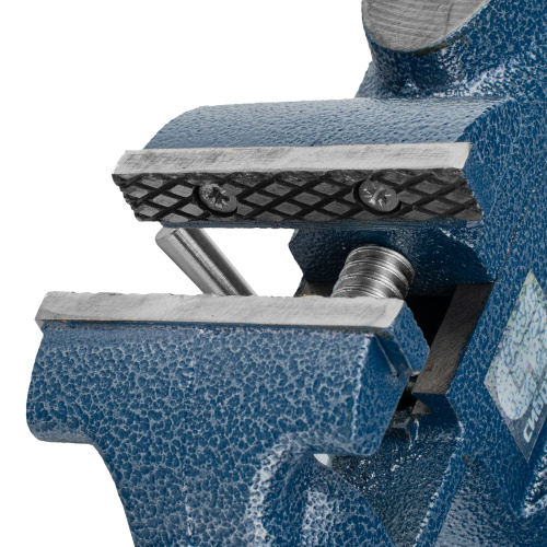 Тиски слесарные, настольные, поворотные, ширина рабочих губок 65 мм, наковальня Сибртех по ценам производителя в Екатеринбурге с доставкой по всей России