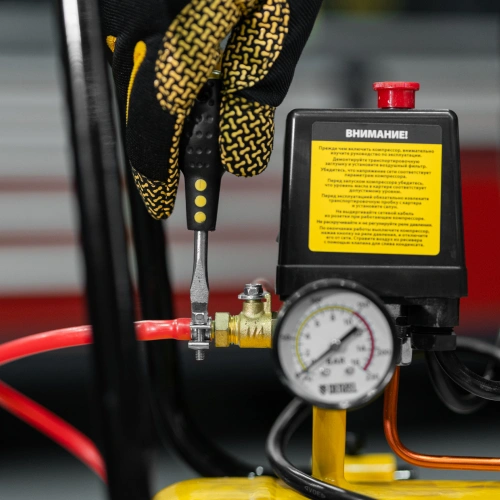 Компрессор воздушный BCV2300/100, ременный привод, 2.3 кВт, 100 литров, 440 л/мин Denzel по ценам производителя в Екатеринбурге с доставкой по всей России