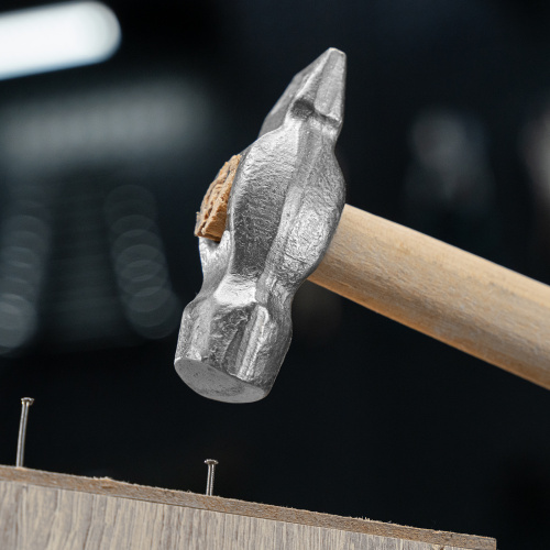 Молоток слесарный, 200 г, круглый боек, деревянная рукоятка по ценам производителя в Екатеринбурге с доставкой по всей России