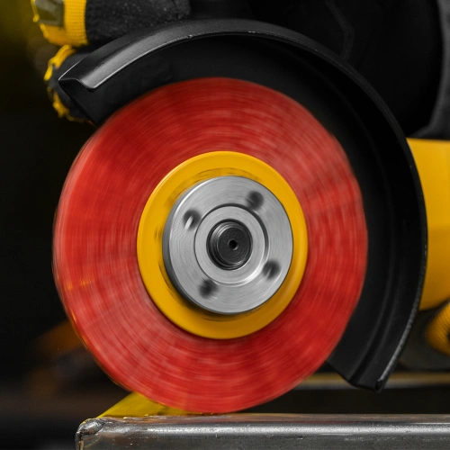 Щетка для УШМ, 100 мм, Плоская, нейлоновая щетина, посадка 22,2 мм Denzel по ценам производителя в Екатеринбурге с доставкой по всей России