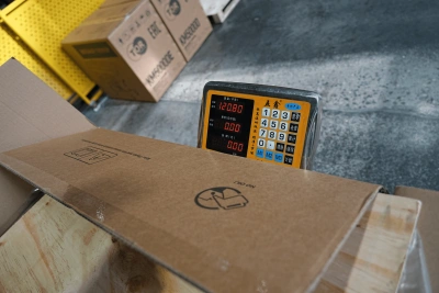 Генератор дизельный 7,0 кВт 220В с электростартером и колесами TOR KM7000D по ценам производителя в Екатеринбурге с доставкой по всей России