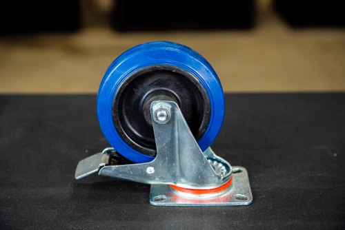 Колесо поворотное резина SRCLb 55 125 мм с тормозом (F) по ценам производителя в Екатеринбурге с доставкой по всей России