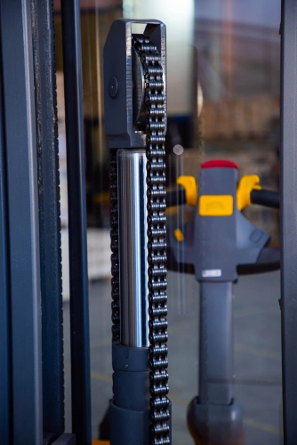 Штабелер самоходный 1,5 т 5,6 м XILIN CDDK15-III 24/200 В/Ач (с платформой) по ценам производителя в Екатеринбурге с доставкой по всей России