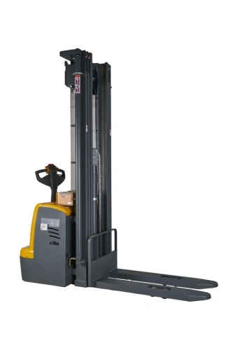 Штабелер самоходный 1,5 т 5,6 м XILIN CDDR15-III 24/200 В/Ач (сопровождаемый) по ценам производителя в Екатеринбурге с доставкой по всей России