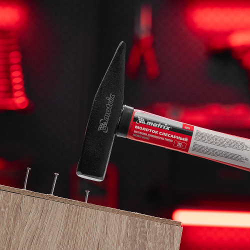 Молоток слесарный, 200 г, фибергласовая обрезиненная рукоятка Matrix по ценам производителя в Екатеринбурге с доставкой по всей России