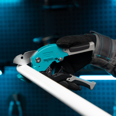 Ножницы для резки изделий из ПВХ, D до 36 мм, двухкомпонентные рукоятки, рабочий стол для плоских изделий Gross по ценам производителя в Екатеринбурге с доставкой по всей России