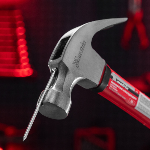 Молоток-гвоздодер, 450 г, боек c магнитом, фибергласовая обрезиненная рукоятка Matrix по ценам производителя в Екатеринбурге с доставкой по всей России