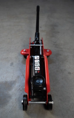 Домкрат подкатной TOR 2,0 т 135-330MM LT-FJ820012 по ценам производителя в Екатеринбурге с доставкой по всей России