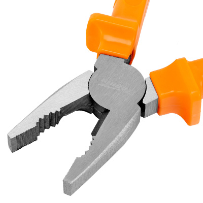 Плоскогубцы Classic, 180 мм, шлифованные, пластмассовые рукоятки Sparta по ценам производителя в Екатеринбурге с доставкой по всей России