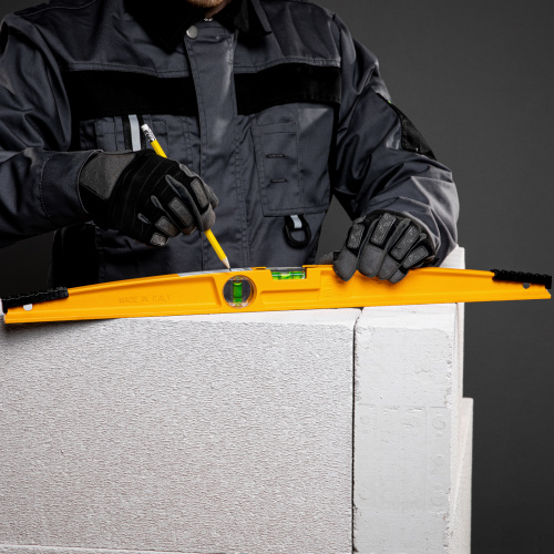 Уровень литой, 600 мм, 2 глазка, ударные площадки Denzel по ценам производителя в Екатеринбурге с доставкой по всей России