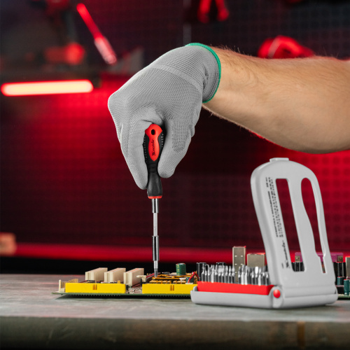 Отвертка для точных работ с насадками Fusion, 22 предмета, в пластиковом пенале Matrix по ценам производителя в Екатеринбурге с доставкой по всей России